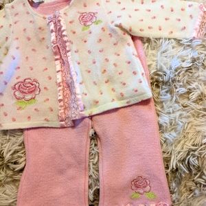 Vintage soft lace adorable outfit baby 3/6M